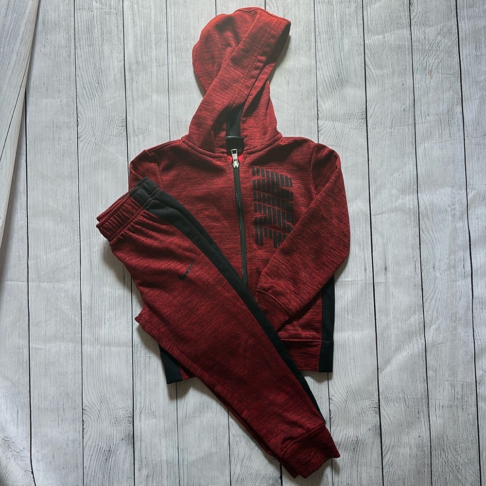 Boys Nike 2-Piece Hoodie & Jogger Set